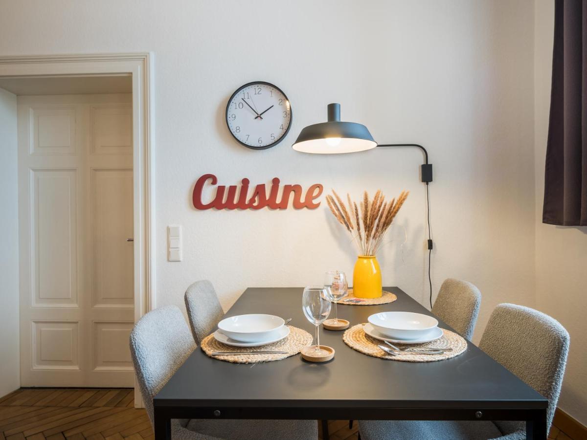 Schwarzlins Loftraum - Stilvolles Apartment Mit Smart Tv, Netflix, Disney Plus, Schnellem Wlan, Parken, Nespresso Санкт Ингберт Екстериор снимка