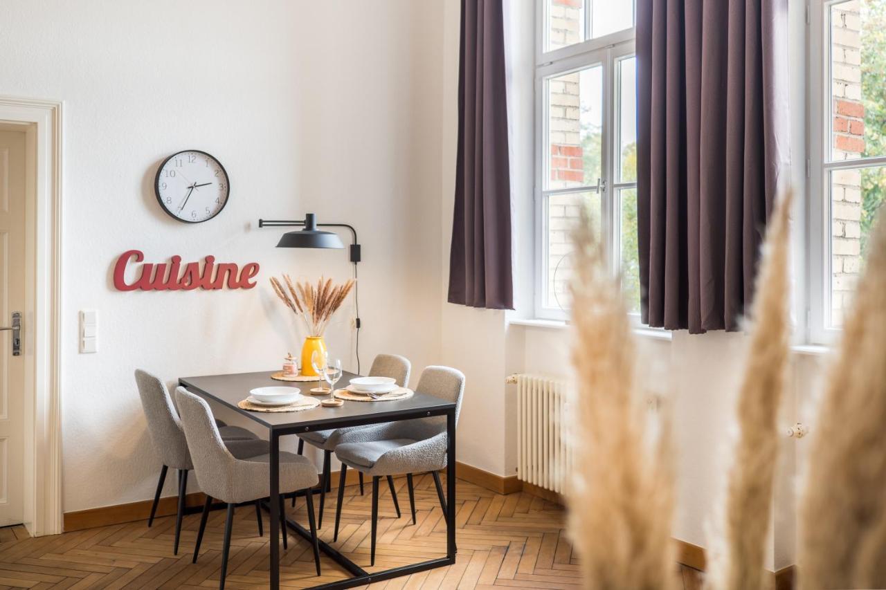 Schwarzlins Loftraum - Stilvolles Apartment Mit Smart Tv, Netflix, Disney Plus, Schnellem Wlan, Parken, Nespresso Санкт Ингберт Екстериор снимка